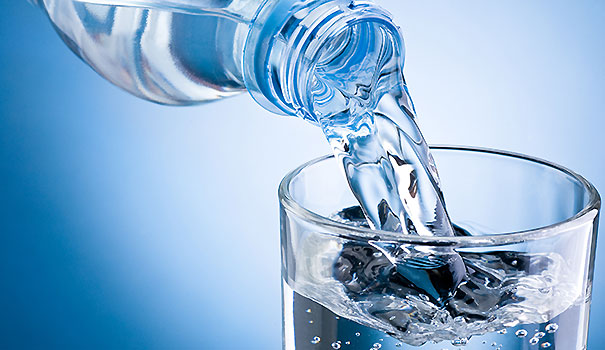 EAU / L'eau, un liquide indispensable